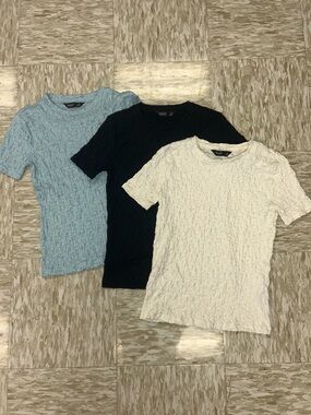 EUC Vera Wang Short Sleeve Knit Tees in Light Blue, Black & Cream - Bundle of 3